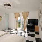 Designapartments Besondere Art - Sennhütte 7 *