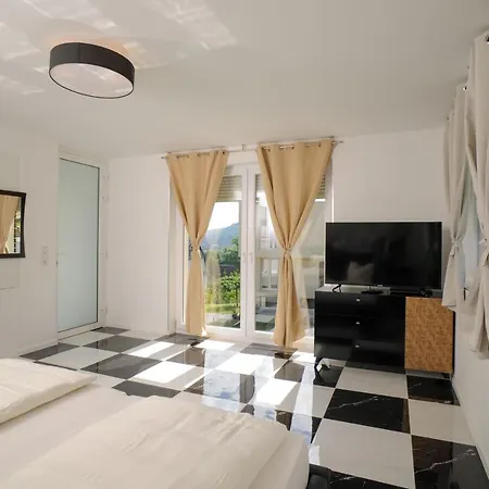 Designapartments Besondere Art - Sennhuette 7 *